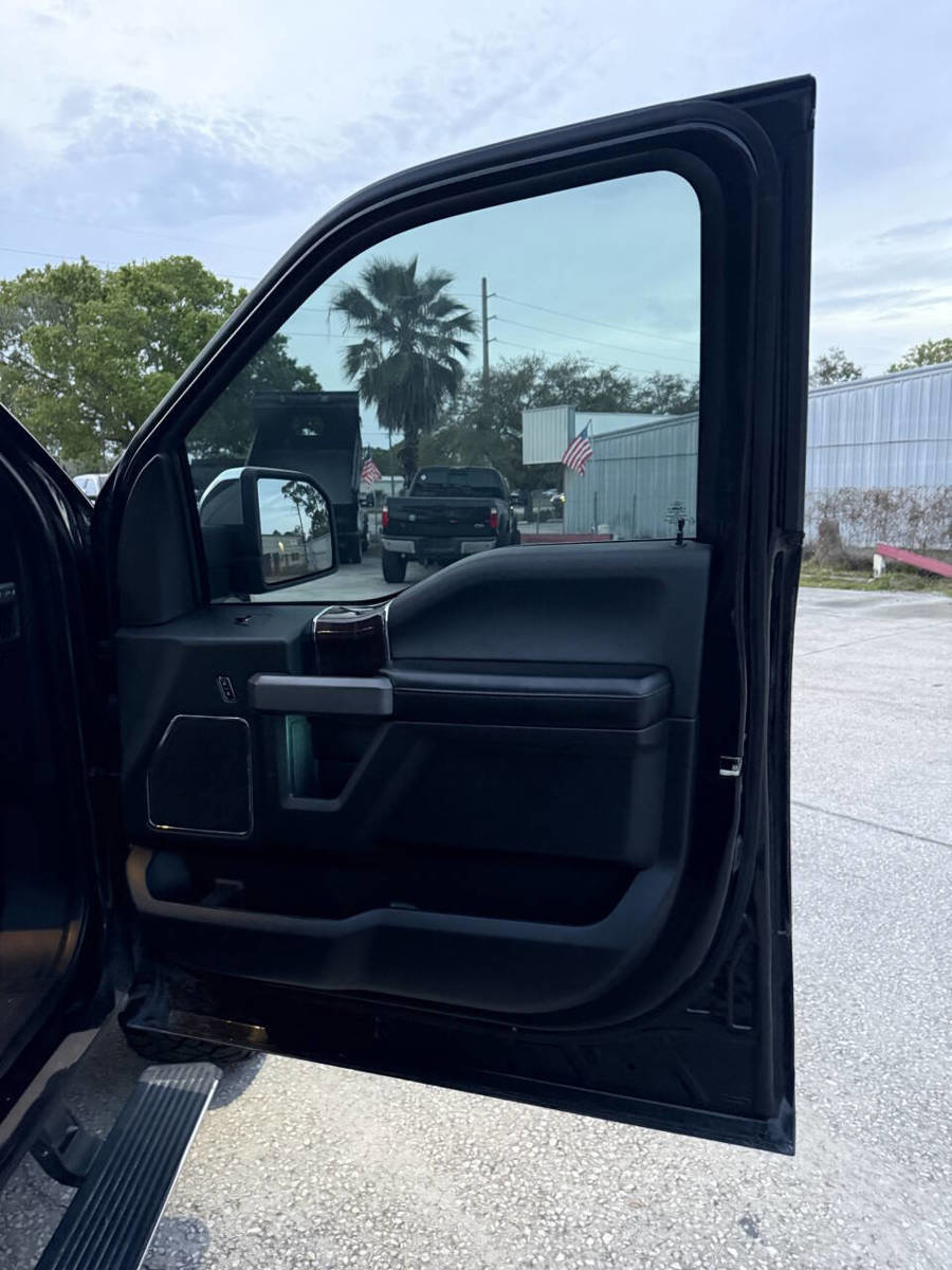 Used 2015 Ford F150 Platinum w/ Equipment Group 701A Luxury image 21