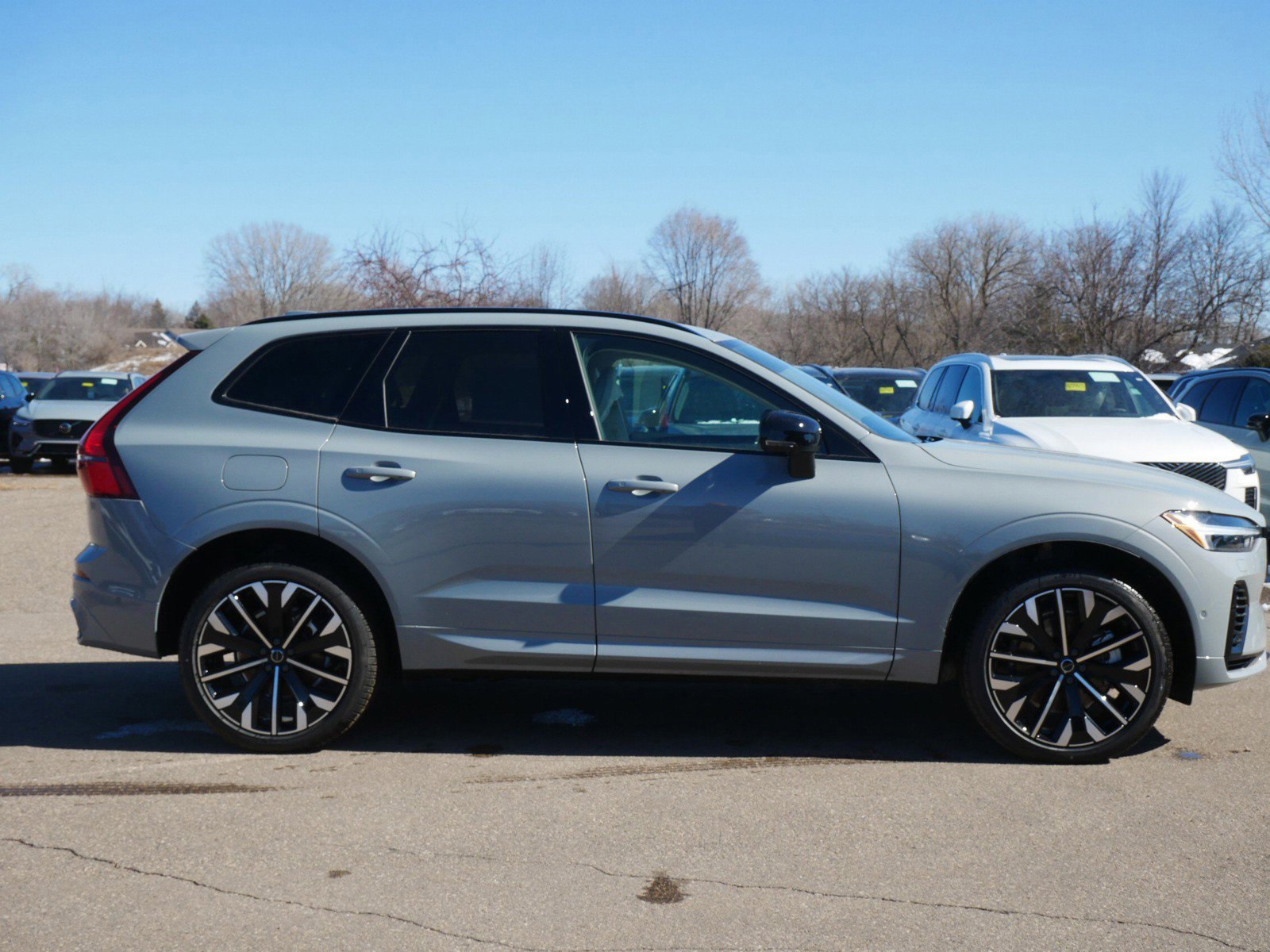 New 2026 Volvo XC60 T8 Ultra w/ Climate Package image 2