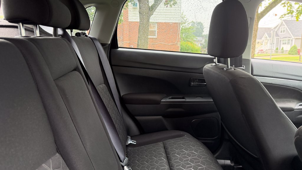 Used 2024 Mitsubishi Outlander Sport LE AWD/4WD image 20