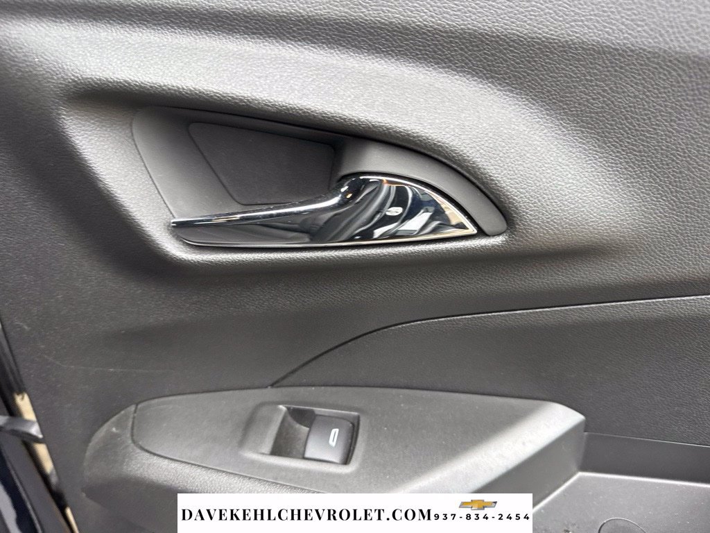 Used 2024 Chevrolet Trax RS w/ Sunroof Package FWD image 25
