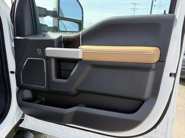 Used 2022 Ford F250 Lariat w/ Lariat Ultimate Package AWD/4WD image 23