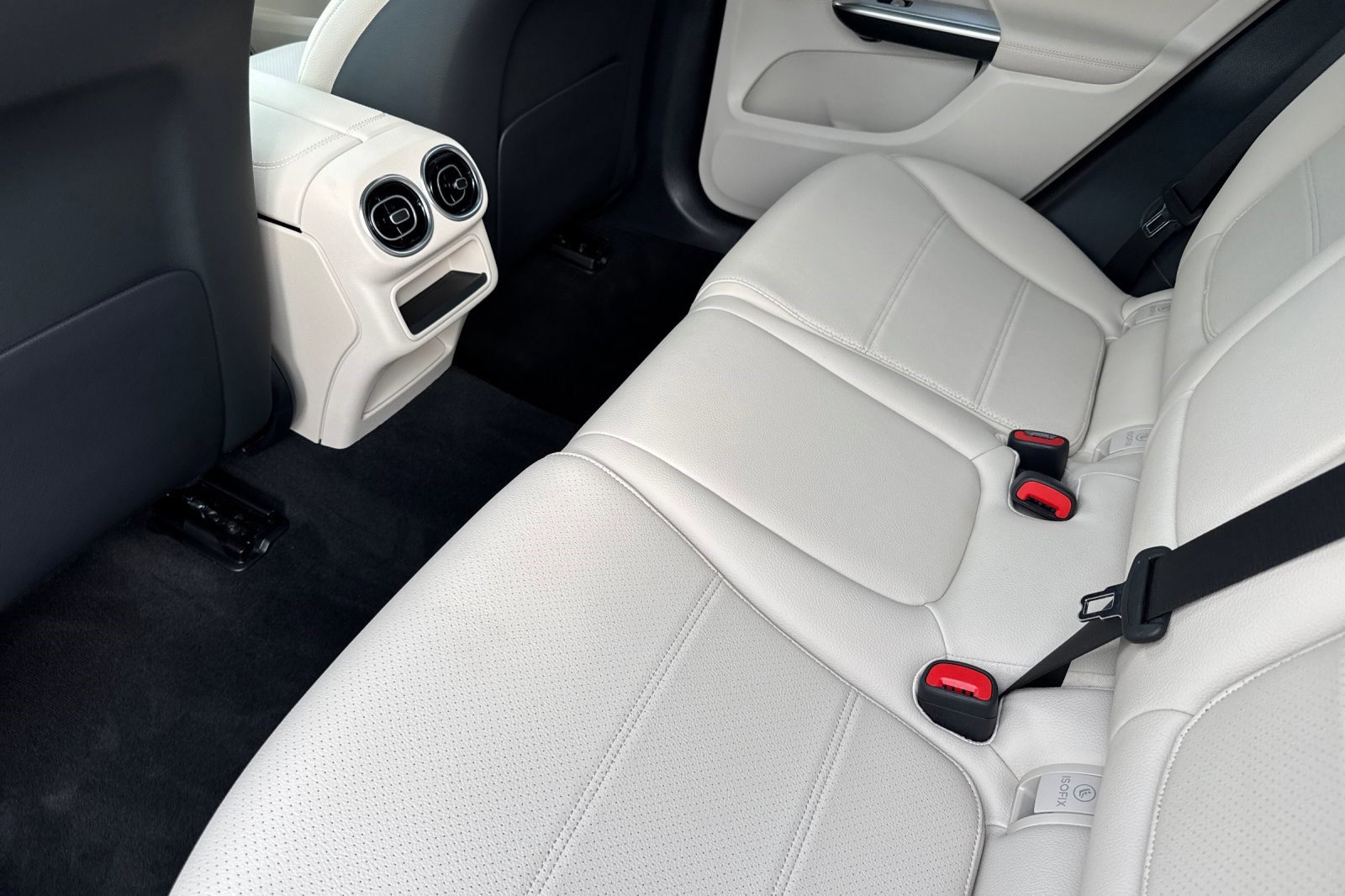 Certified 2025 Mercedes-Benz GLC 300 4MATIC image 27
