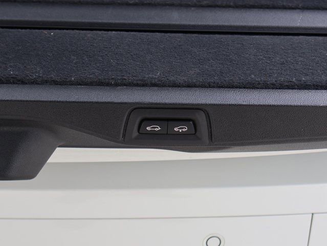 Used 2024 BMW X7 xDrive40i w/ Climate Comfort Package image 24