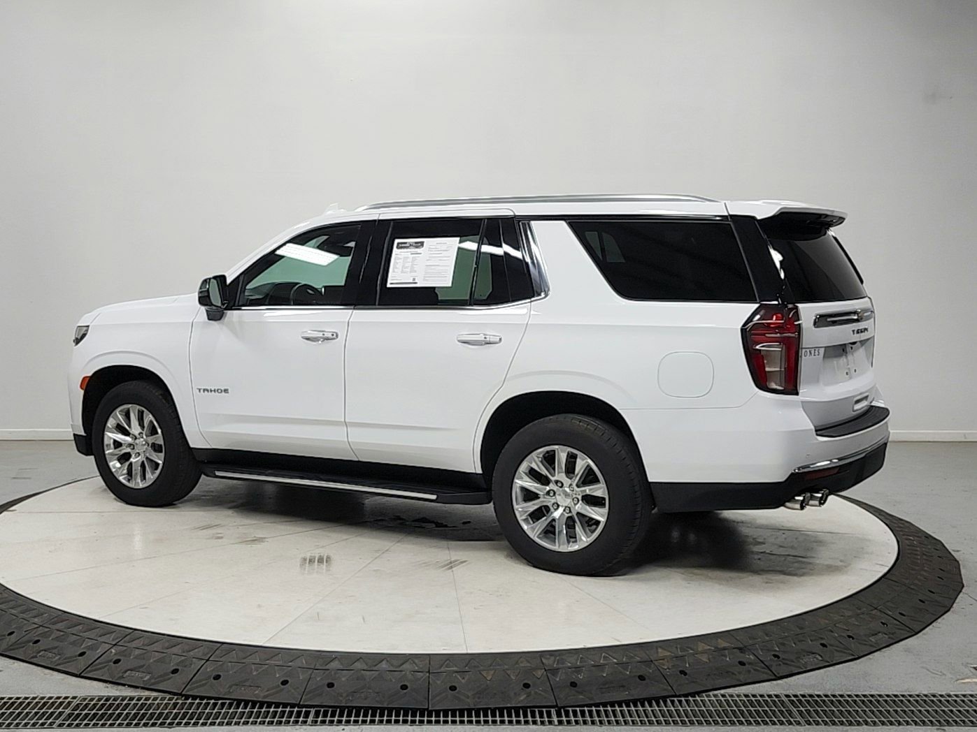 Used 2023 Chevrolet Tahoe Premier RWD image 5