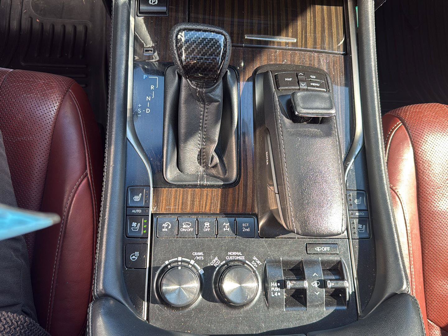 Used 2016 Lexus LX 570 4WD w/ Luxury Package image 15