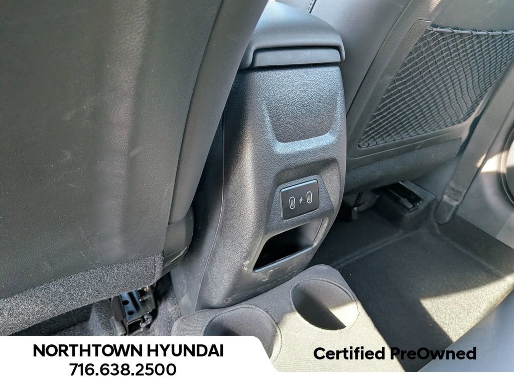 Used 2025 Hyundai Venue Limited FWD image 34