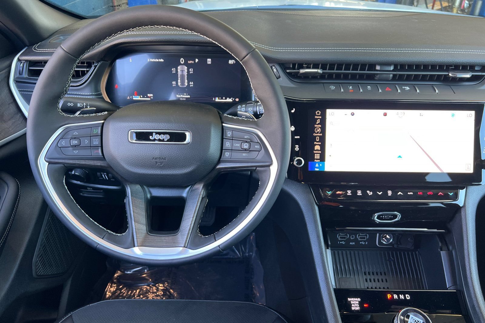 New 2026 Jeep Grand Cherokee Altitude AWD/4WD image 13