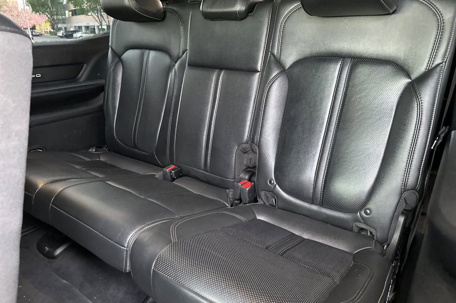 Used 2023 Jeep Wagoneer 4WD w/ Convenience Group I image 18