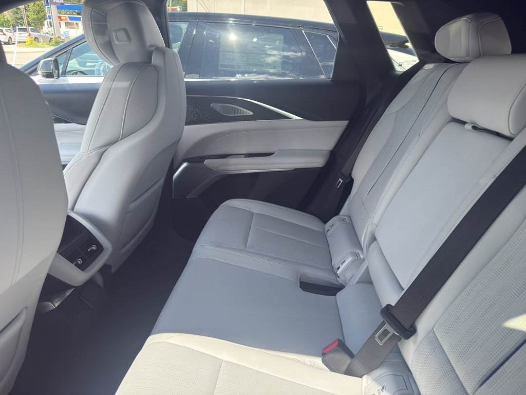 Used 2023 Cadillac Lyriq 2WD image 9
