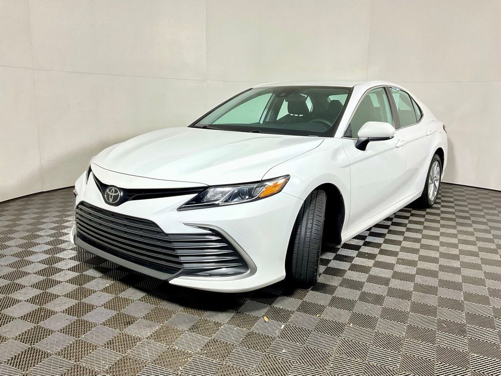 Used 2023 Toyota Camry LE AWD/4WD image 10