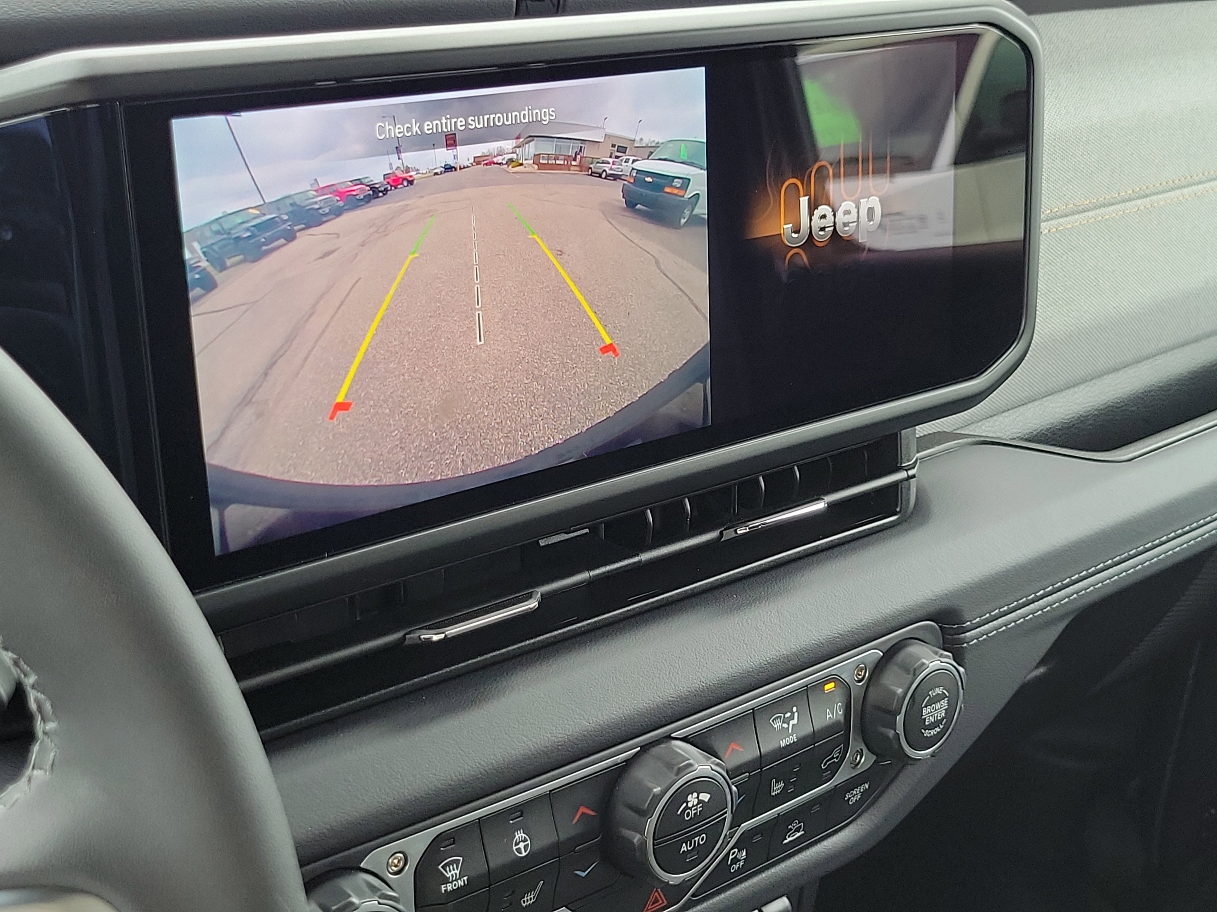 Used 2025 Jeep Wrangler Unlimited Sahara w/ Safety Group image 14