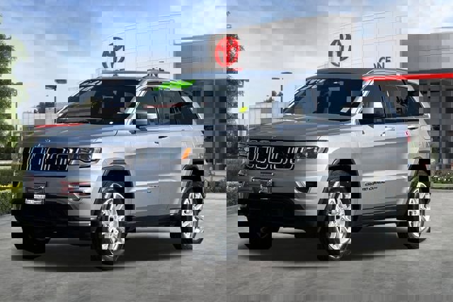 Used 2021 Jeep Grand Cherokee Laredo image 9