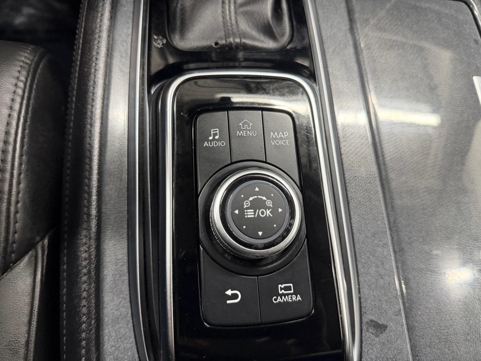 Used 2021 Nissan Armada SV RWD image 32