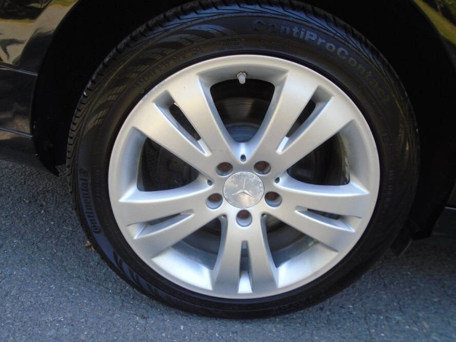 Used 2009 Mercedes-Benz C 300 Sedan image 32