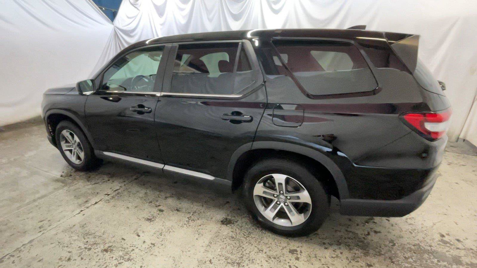 Certified 2025 Honda Pilot EX-L image 11
