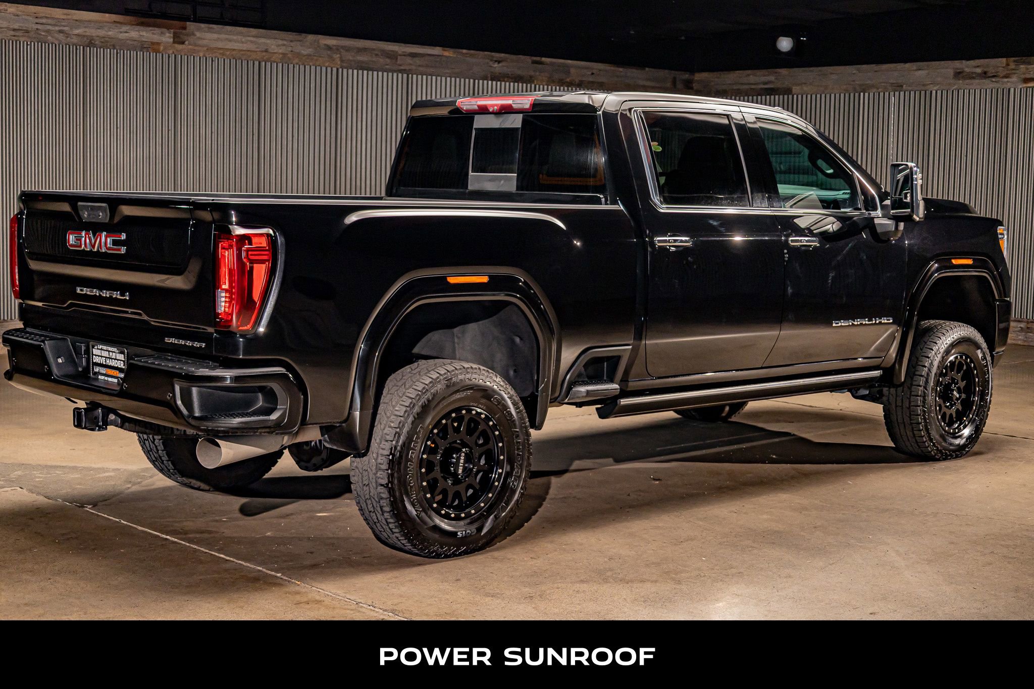 Used 2021 GMC Sierra 2500 Denali w/ Denali Black Diamond Edition image 9