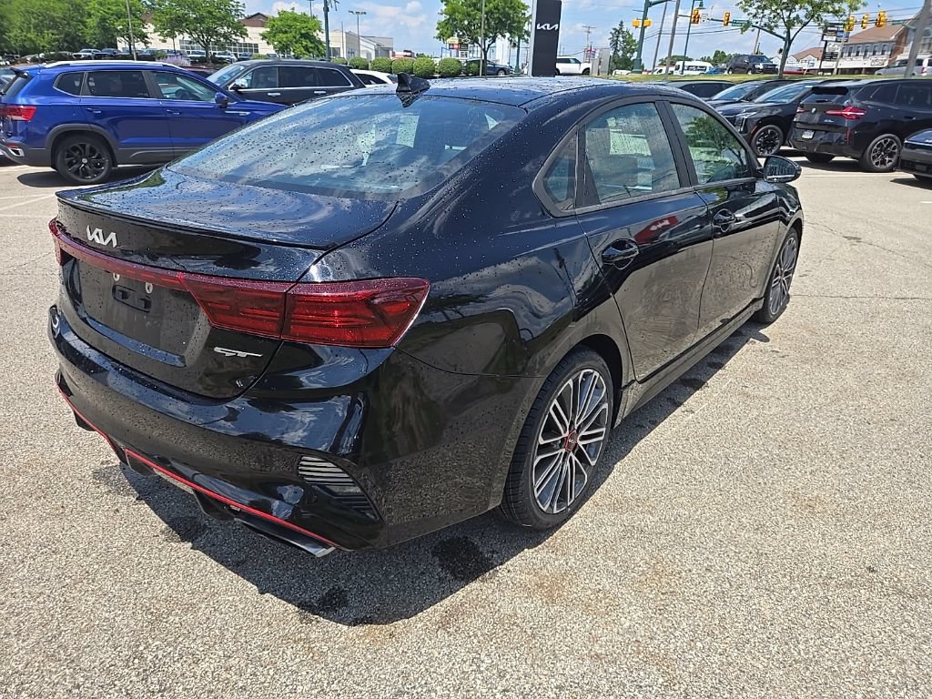 Certified 2022 Kia Forte GT w/ GT Technology Package FWD image 3