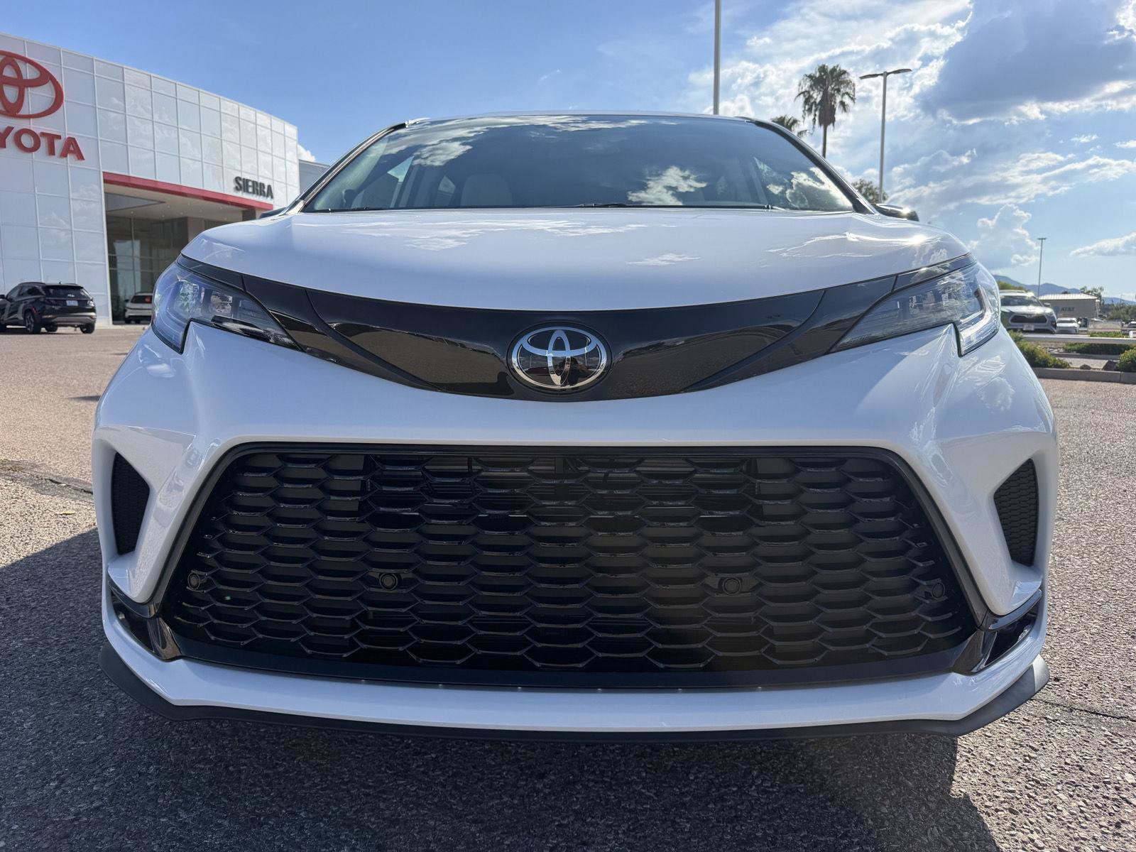New 2026 Toyota Sienna XSE FWD image 9