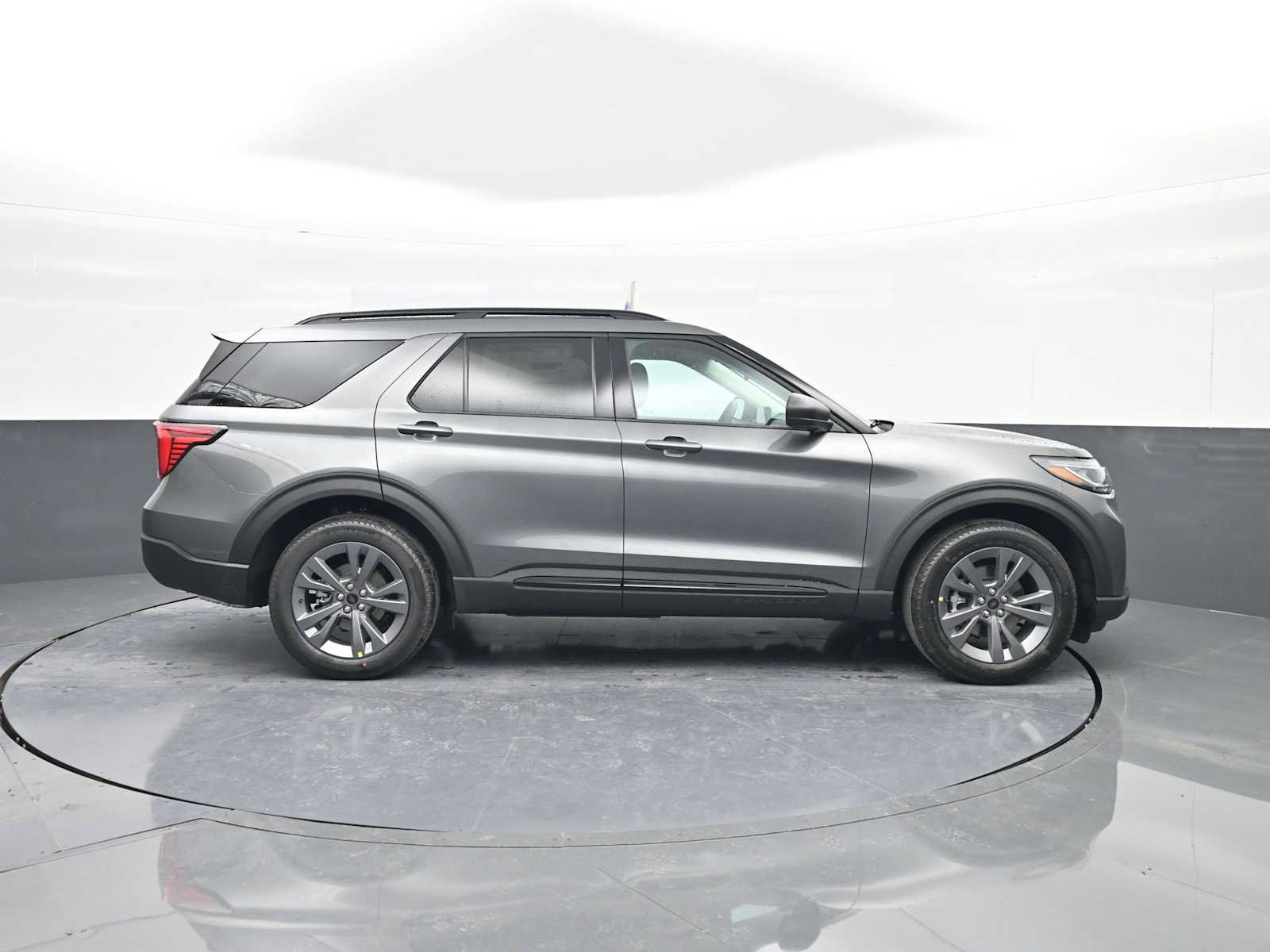 New 2026 Ford Explorer Active w/ Active Comfort Package AWD/4WD image 9
