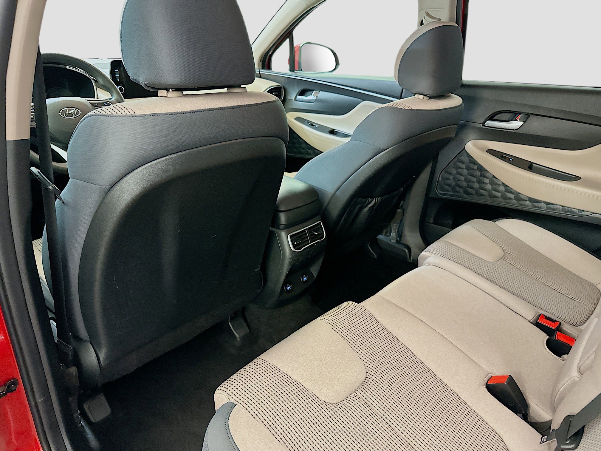 Used 2023 Hyundai Santa Fe SE w/ Cargo Package image 27