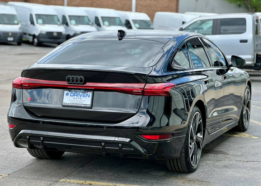 Used 2025 Audi S6 e-tron Prestige w/ 21" Black Optic Package AWD/4WD image 5