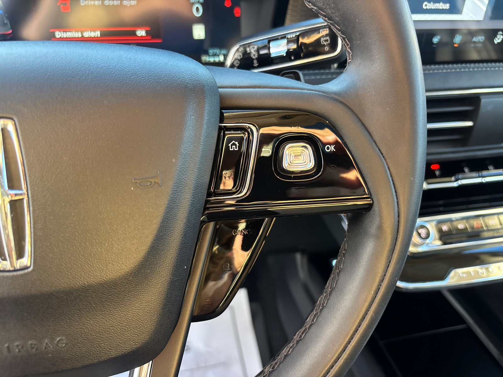 Certified 2023 Lincoln Corsair AWD w/ Equipment Group 101A image 17