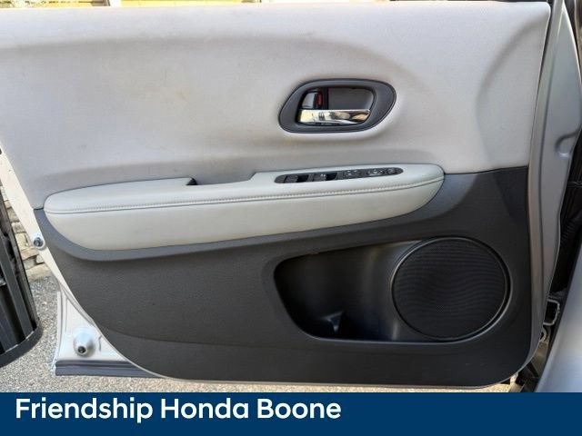 Used 2017 Honda HR-V LX image 14