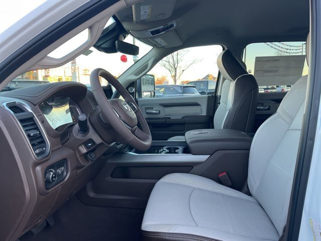New 2026 RAM 2500 Laramie AWD/4WD image 7