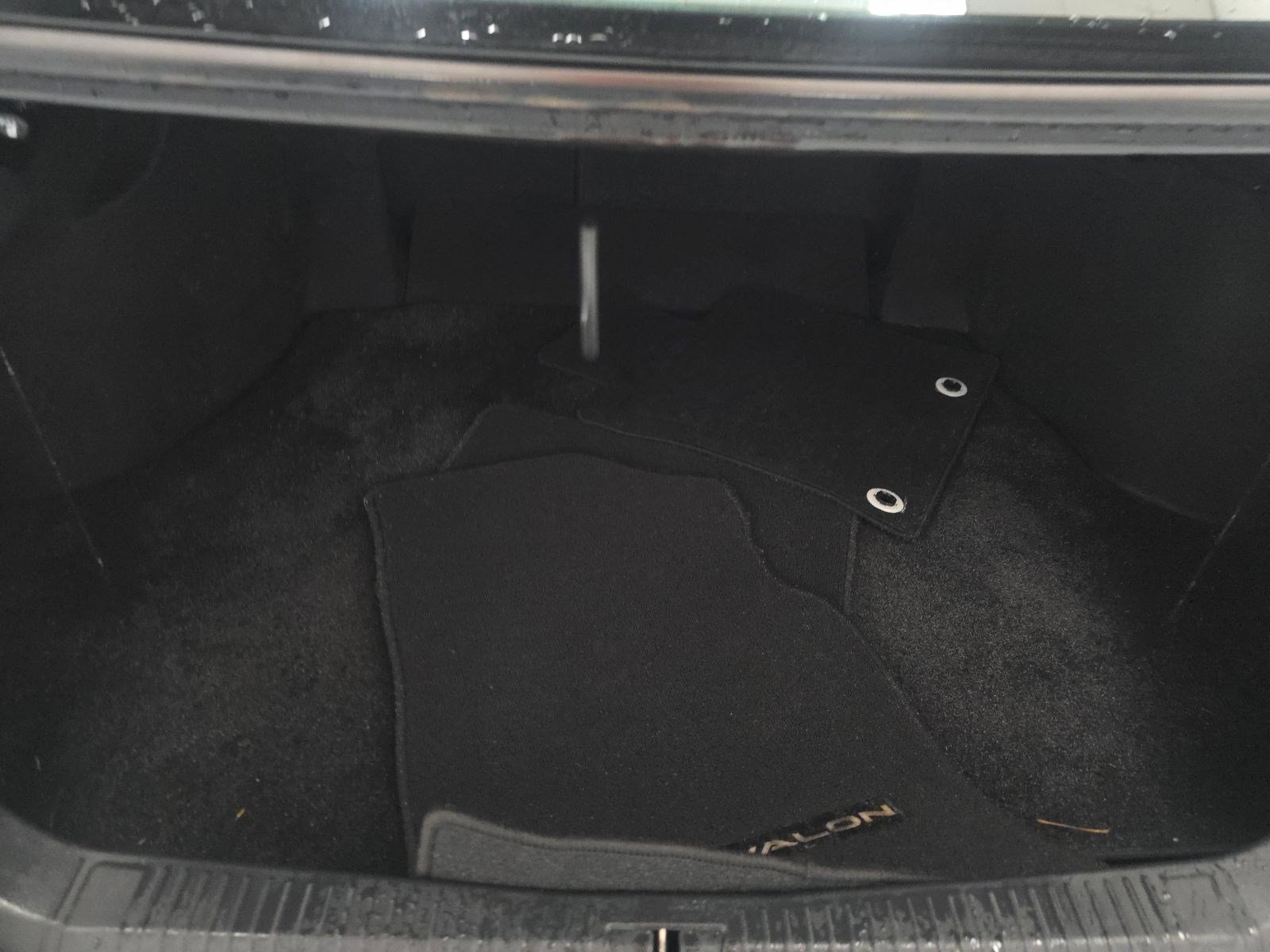 Used 2019 Toyota Avalon XSE image 14