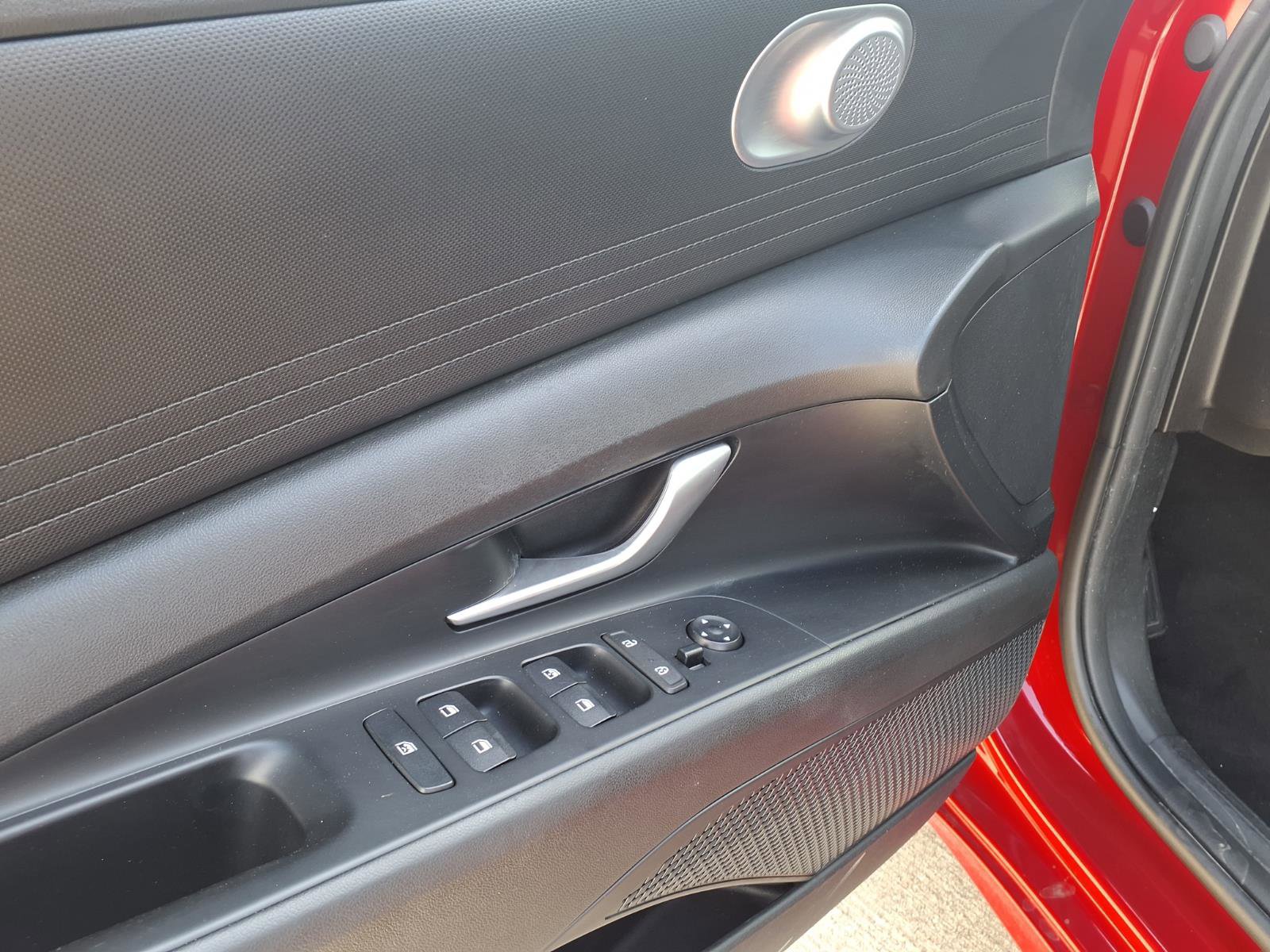 Used 2021 Hyundai Elantra SEL image 14