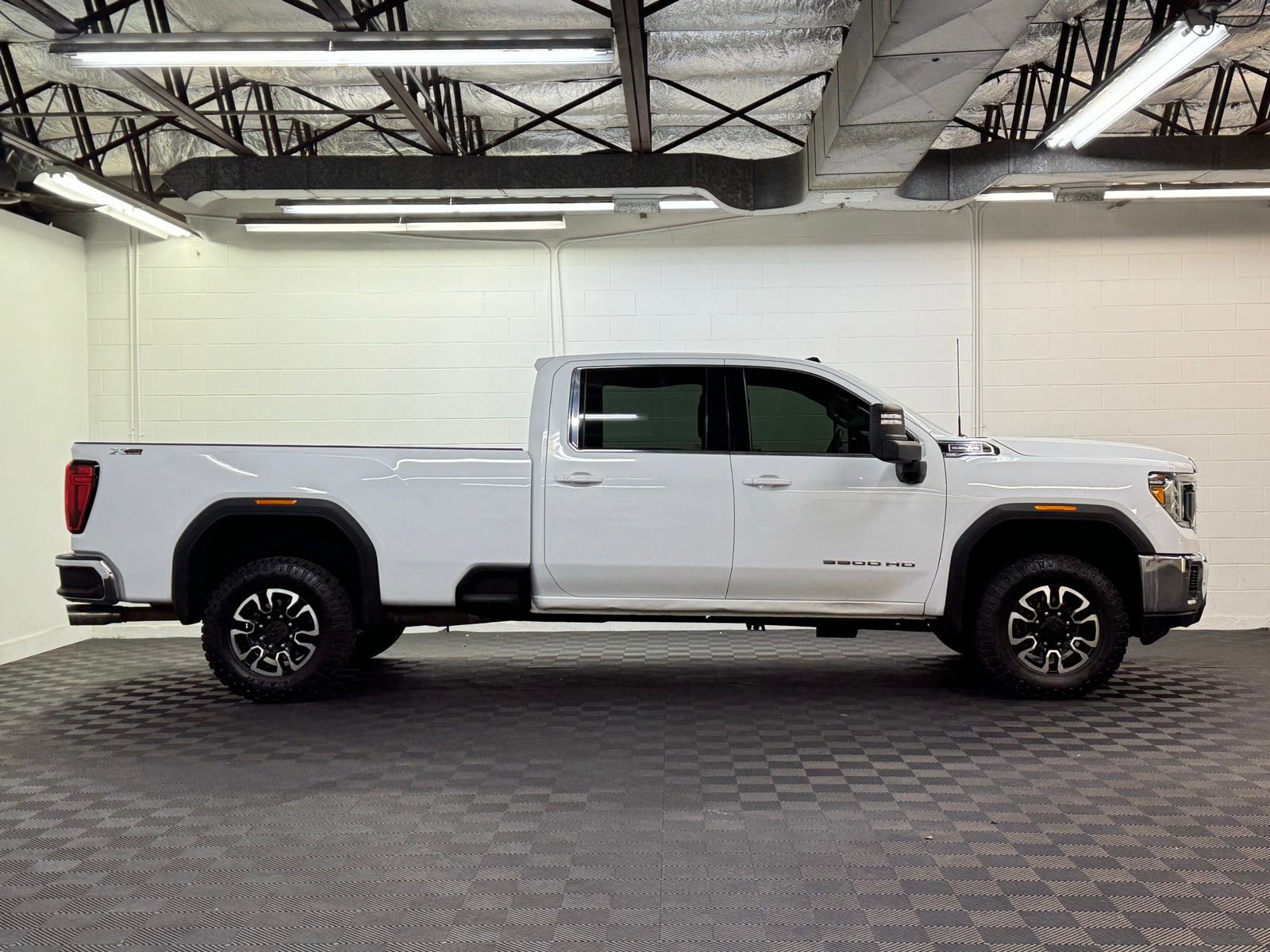 Used 2020 GMC Sierra 3500 SLE w/ SLE Convenience Package image 4