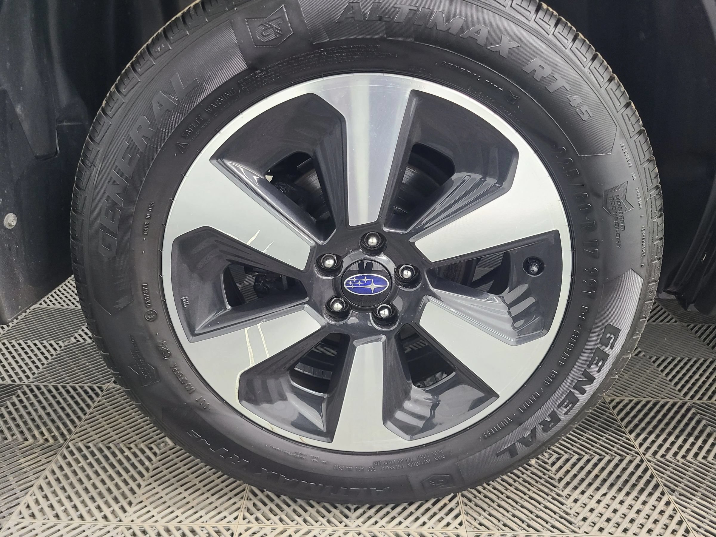 Used 2018 Subaru Forester 2.5i w/ Alloy Wheel Package AWD/4WD image 16