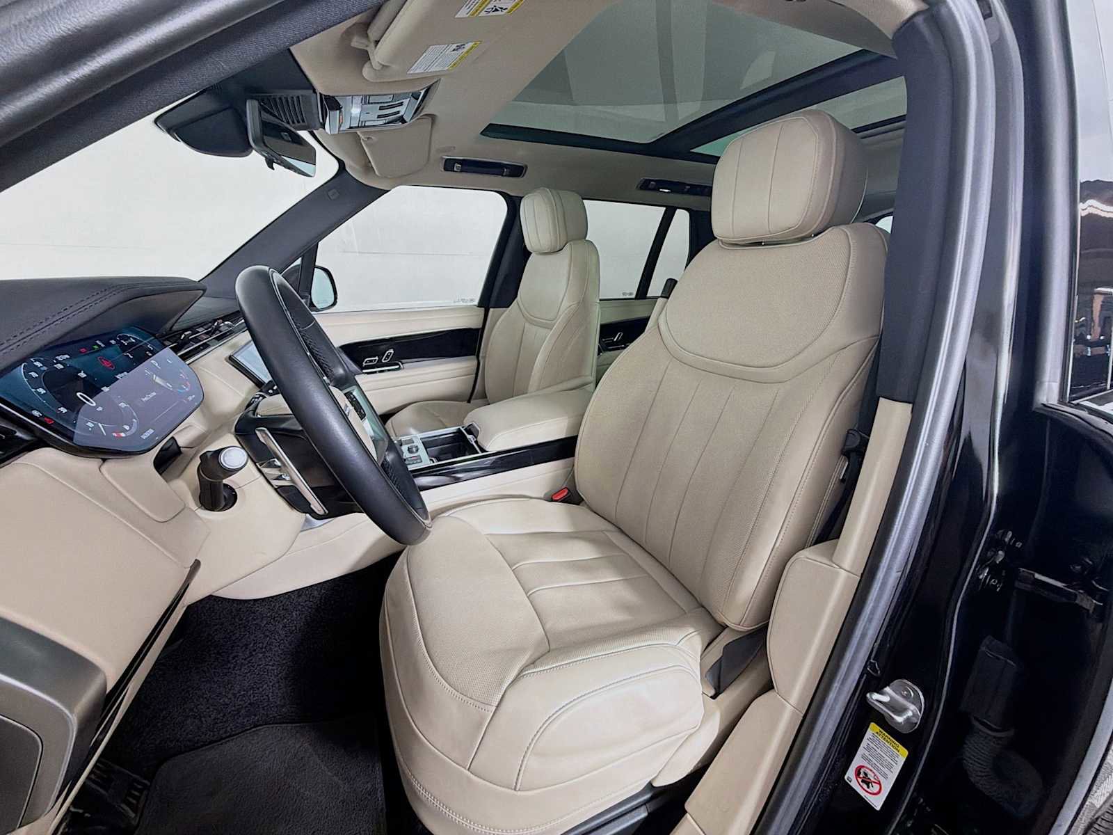 Used 2023 Land Rover Range Rover SE AWD/4WD image 11