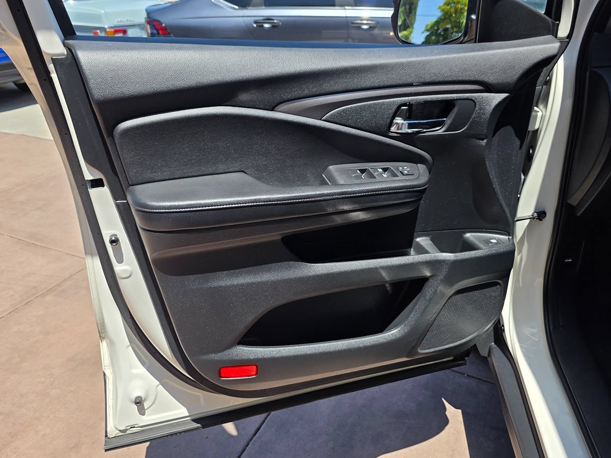 Used 2018 Honda Pilot LX image 28