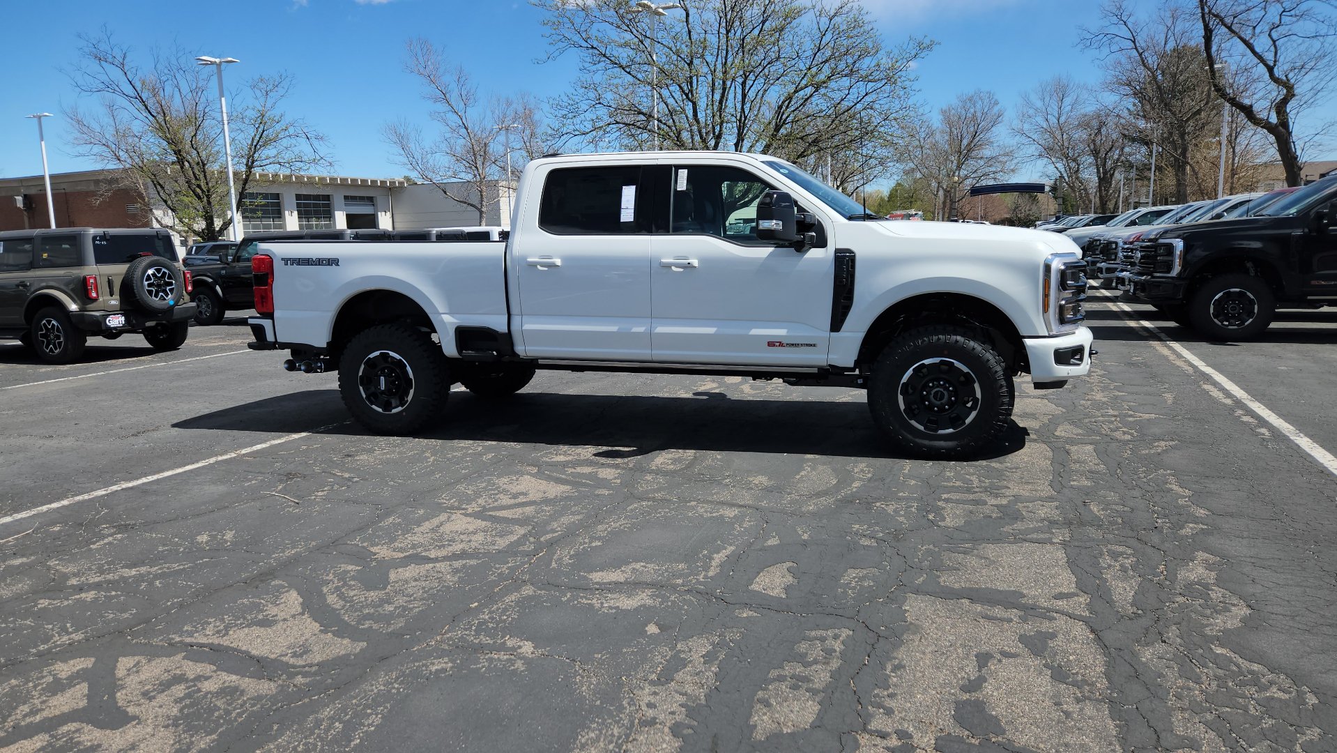 New 2026 Ford F350 Platinum w/ Tremor Off-Road Package AWD/4WD image 18