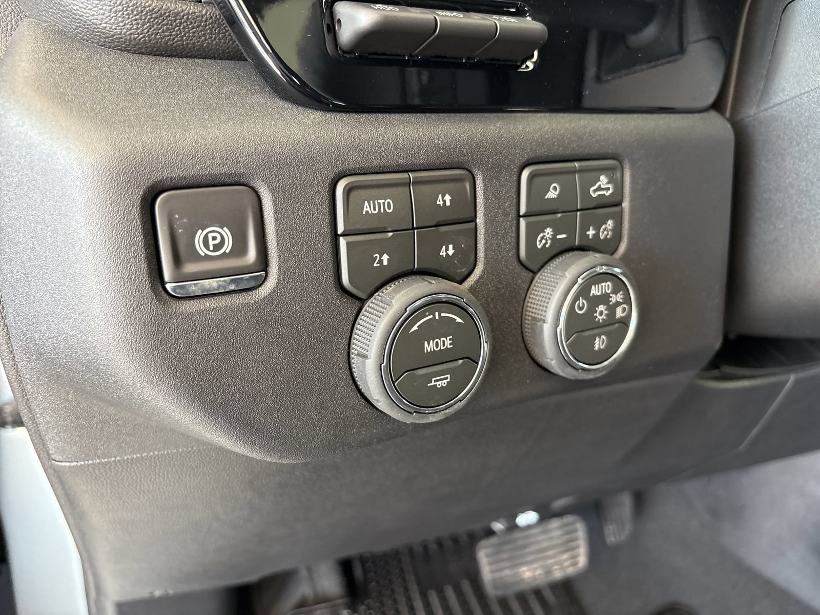 New 2026 Chevrolet Silverado 1500 LTZ w/ LTZ Premium Texas Edition AWD/4WD image 15