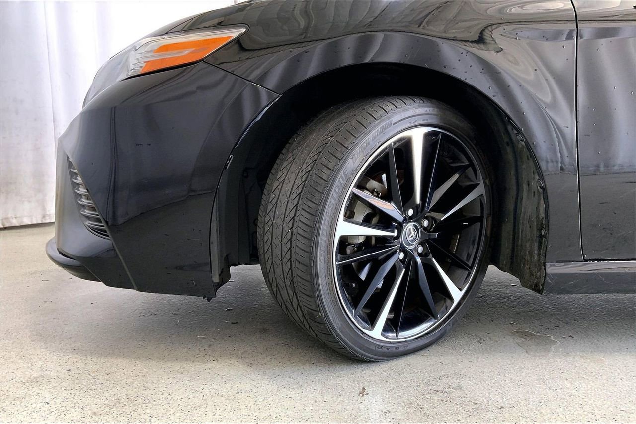 Used 2020 Toyota Camry XSE image 20