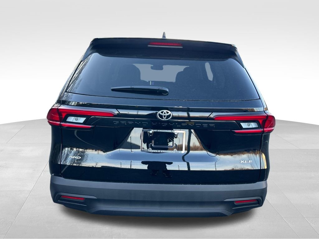 New 2026 Toyota Grand Highlander XLE image 4