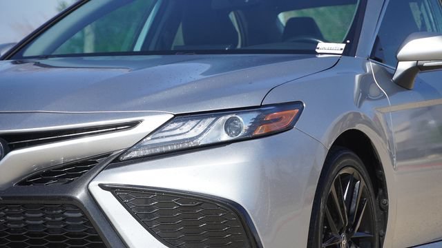 Used 2024 Toyota Camry XSE FWD image 4