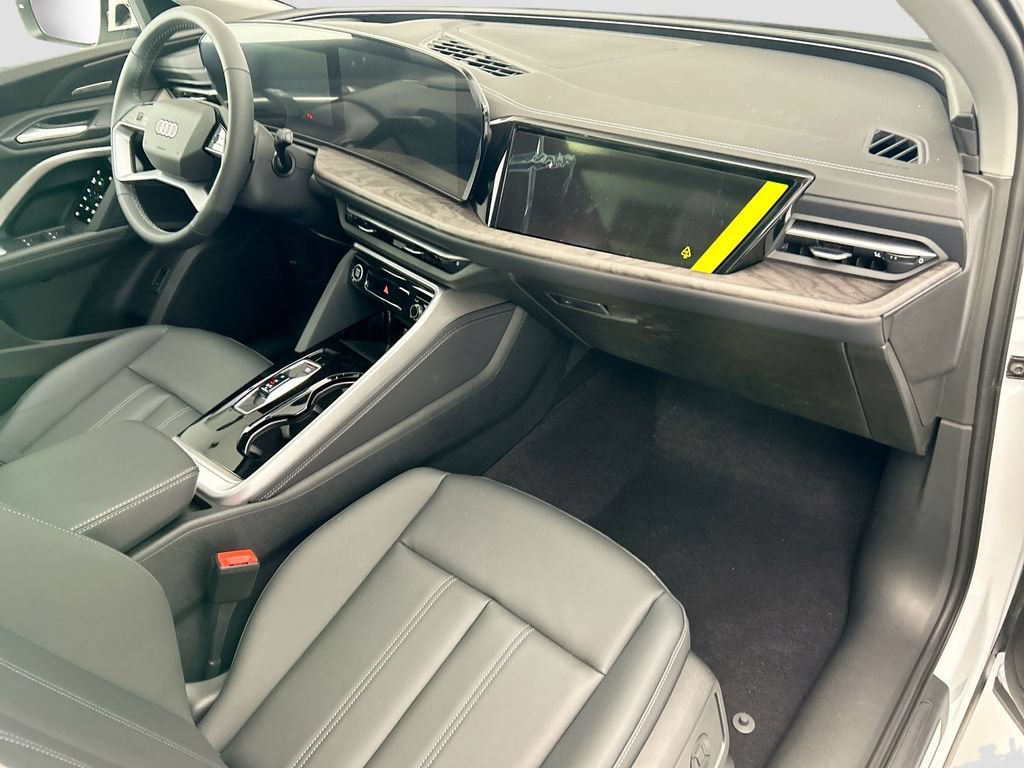 Used 2026 Audi Q5 Premium Plus w/ Premium Plus AWD/4WD image 16