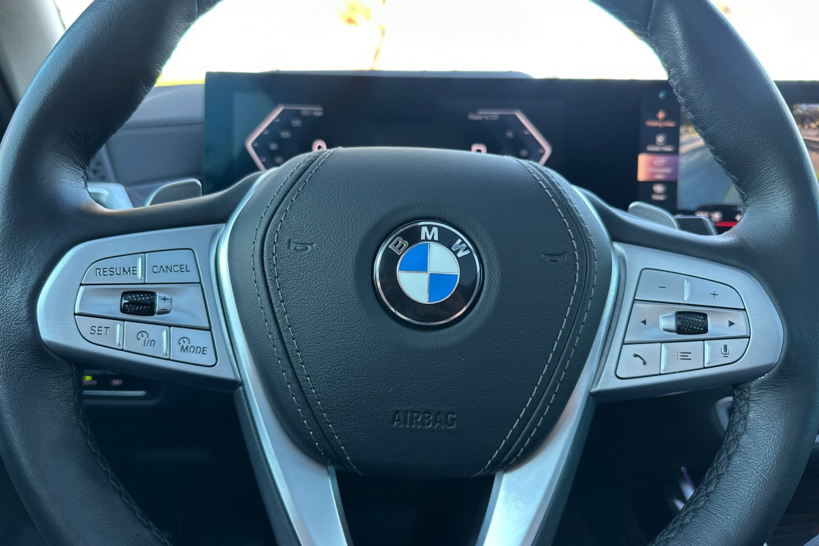 Used 2025 BMW X7 xDrive40i w/ Parking Assistance Package image 29