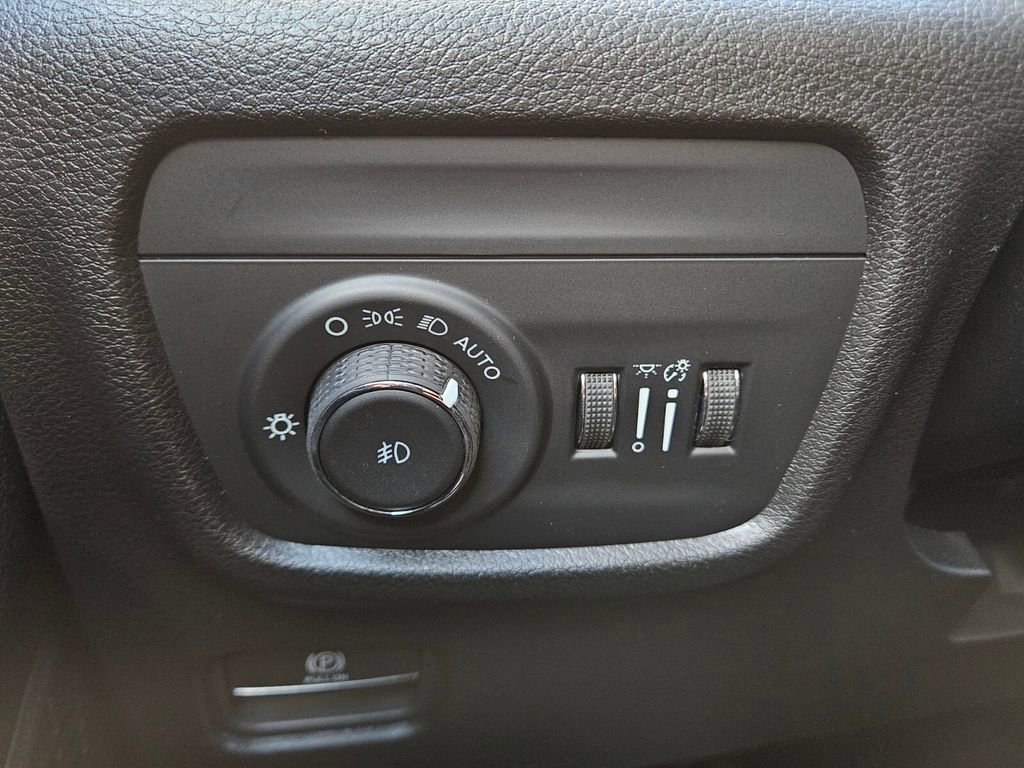 New 2025 Jeep Grand Cherokee Limited image 22