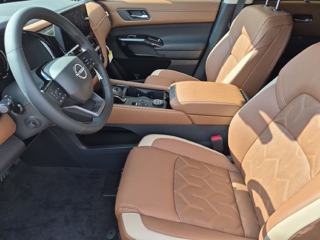 New 2026 Nissan Pathfinder Platinum AWD/4WD image 6
