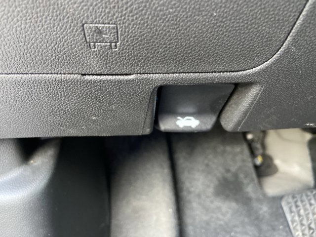 Used 2024 Chevrolet Trax LT image 43