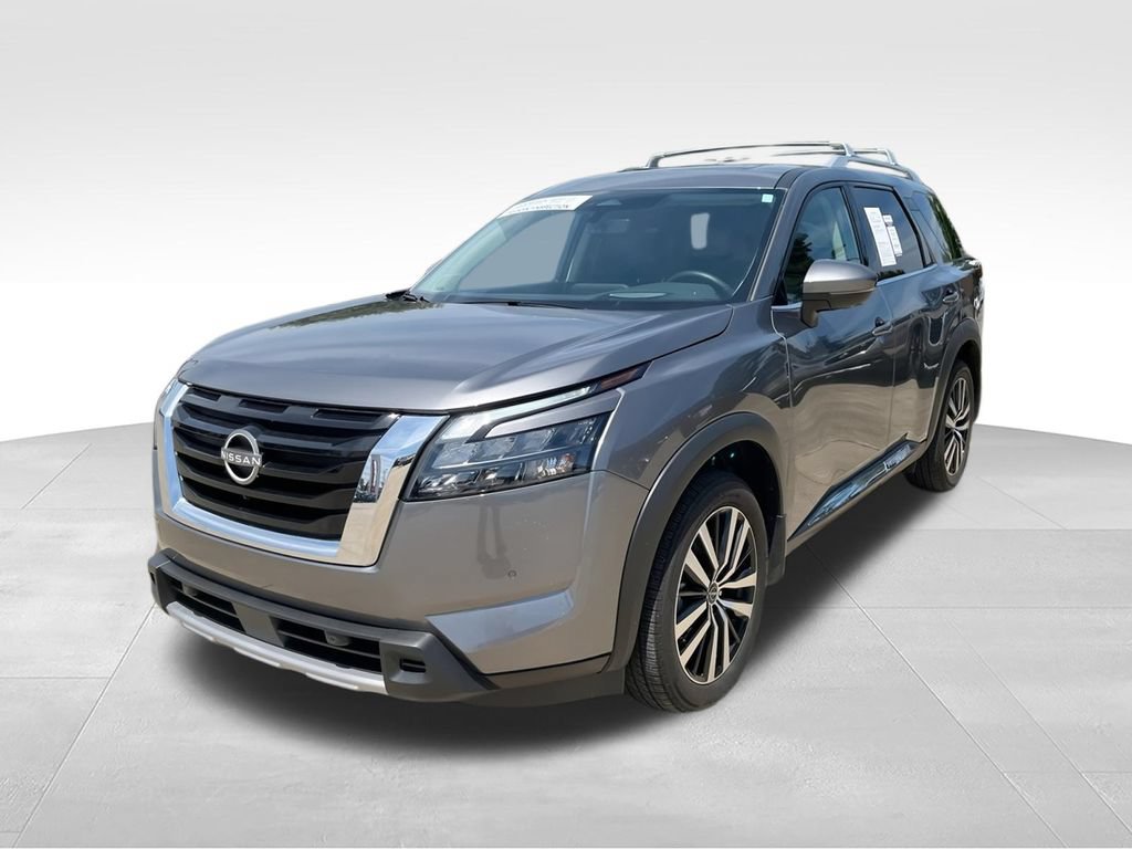 Used 2025 Nissan Pathfinder Platinum w/ Cargo Package FWD image 5