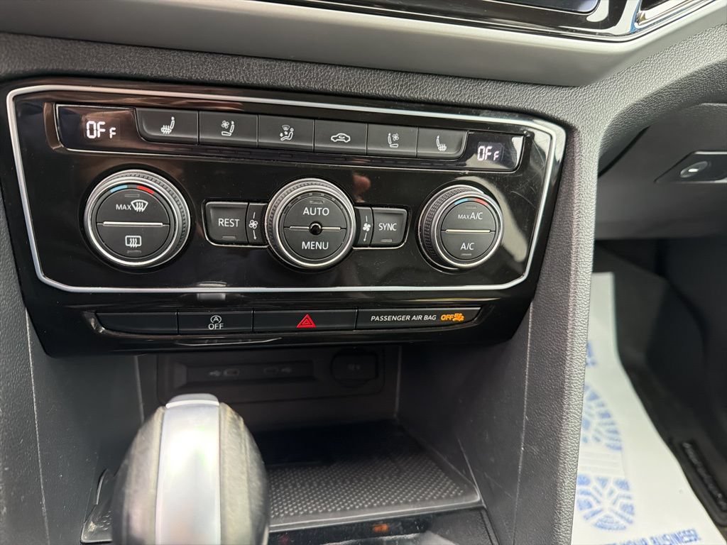 Used 2023 Volkswagen Atlas SEL Premium AWD/4WD image 23