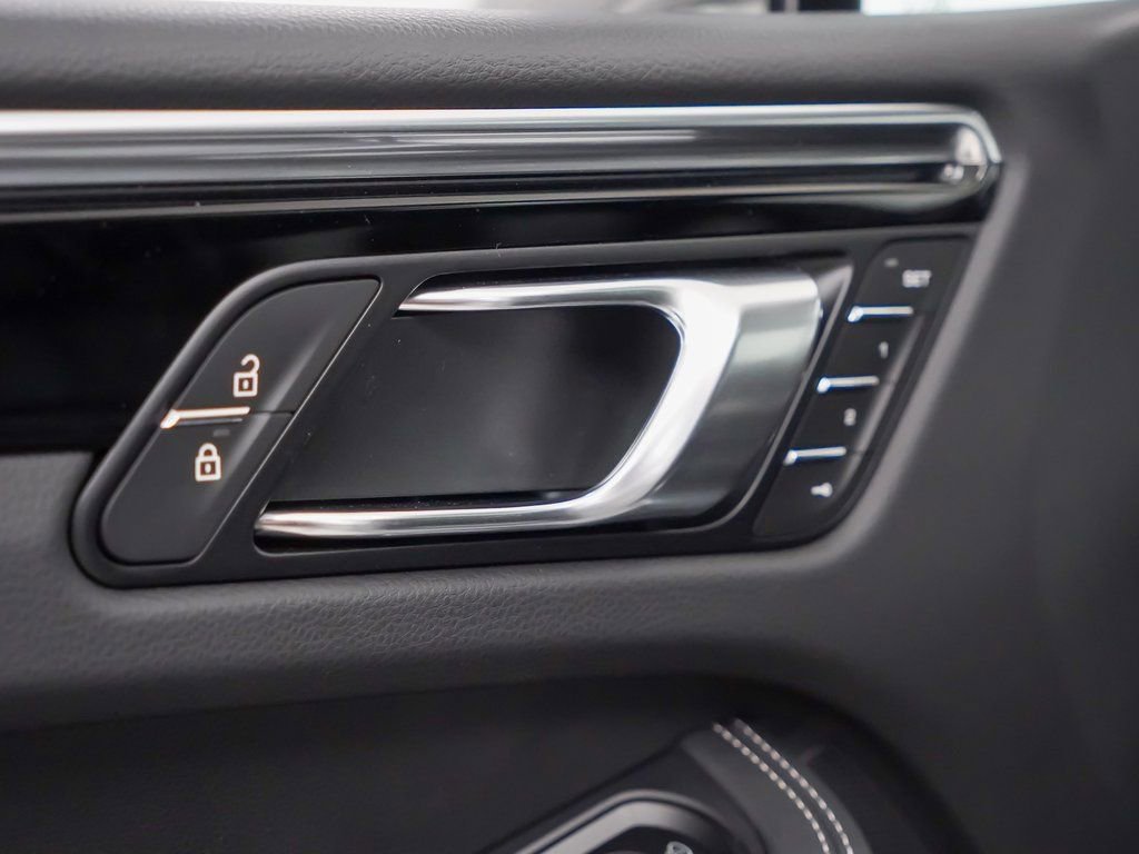 New 2026 Porsche Macan S image 22