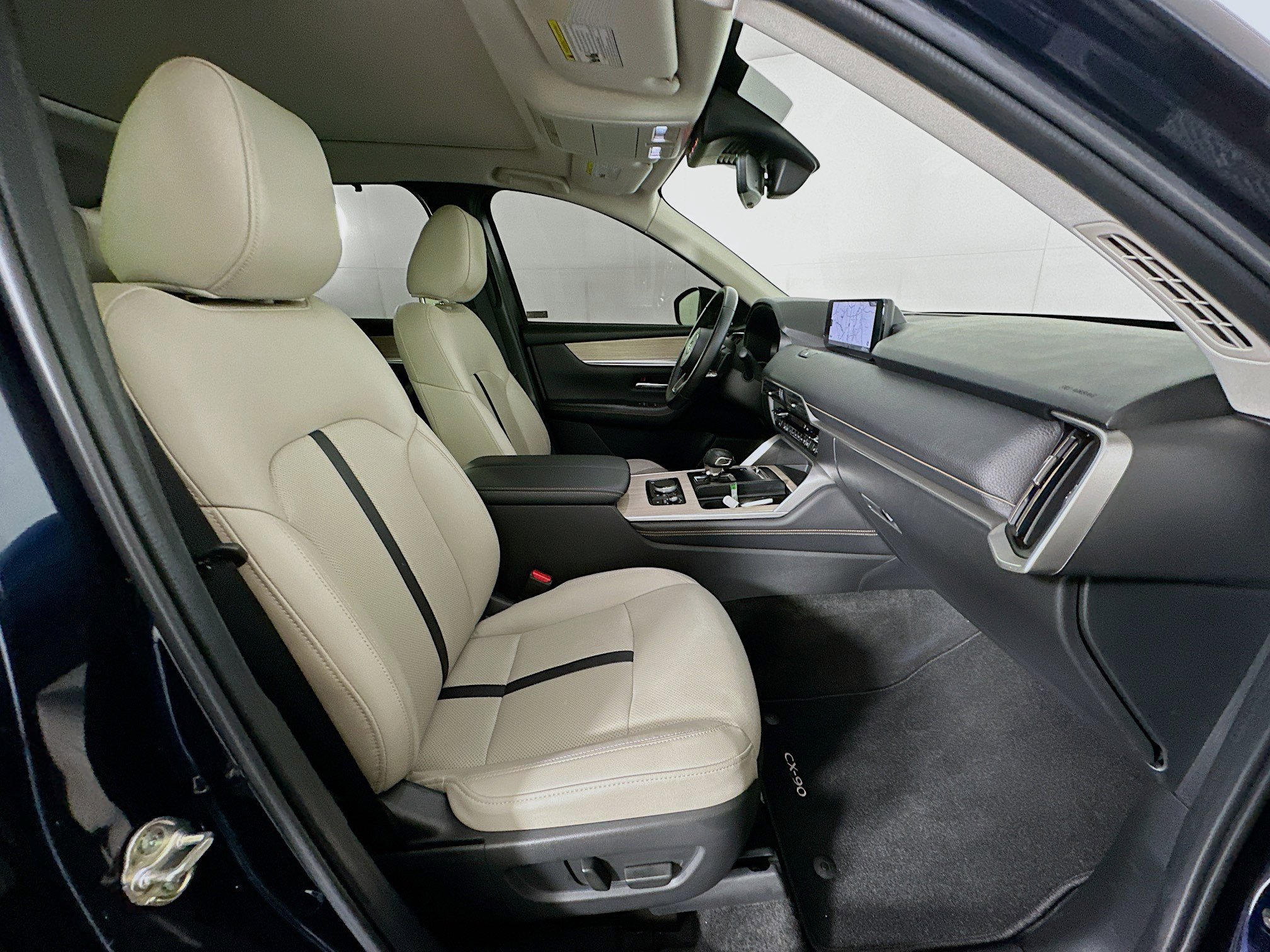 Used 2024 MAZDA CX-90 Plug-In Hybrid w/ Premium Pkg AWD/4WD image 34