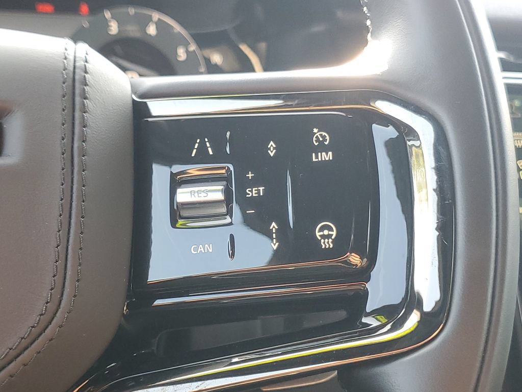 Used 2025 Land Rover Range Rover Velar S AWD/4WD image 19