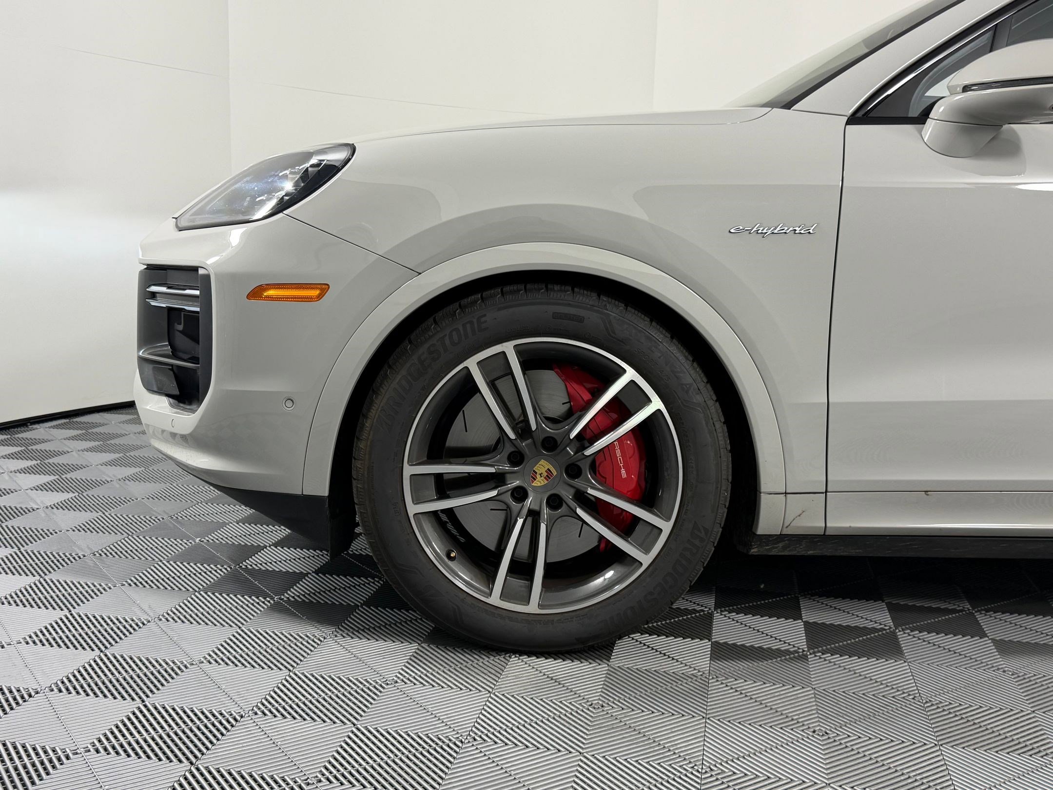 Certified 2024 Porsche Cayenne Turbo image 12